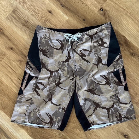 Volcom Men's Brown and Black Camouflage Board Shorts - Picture 1 of 4